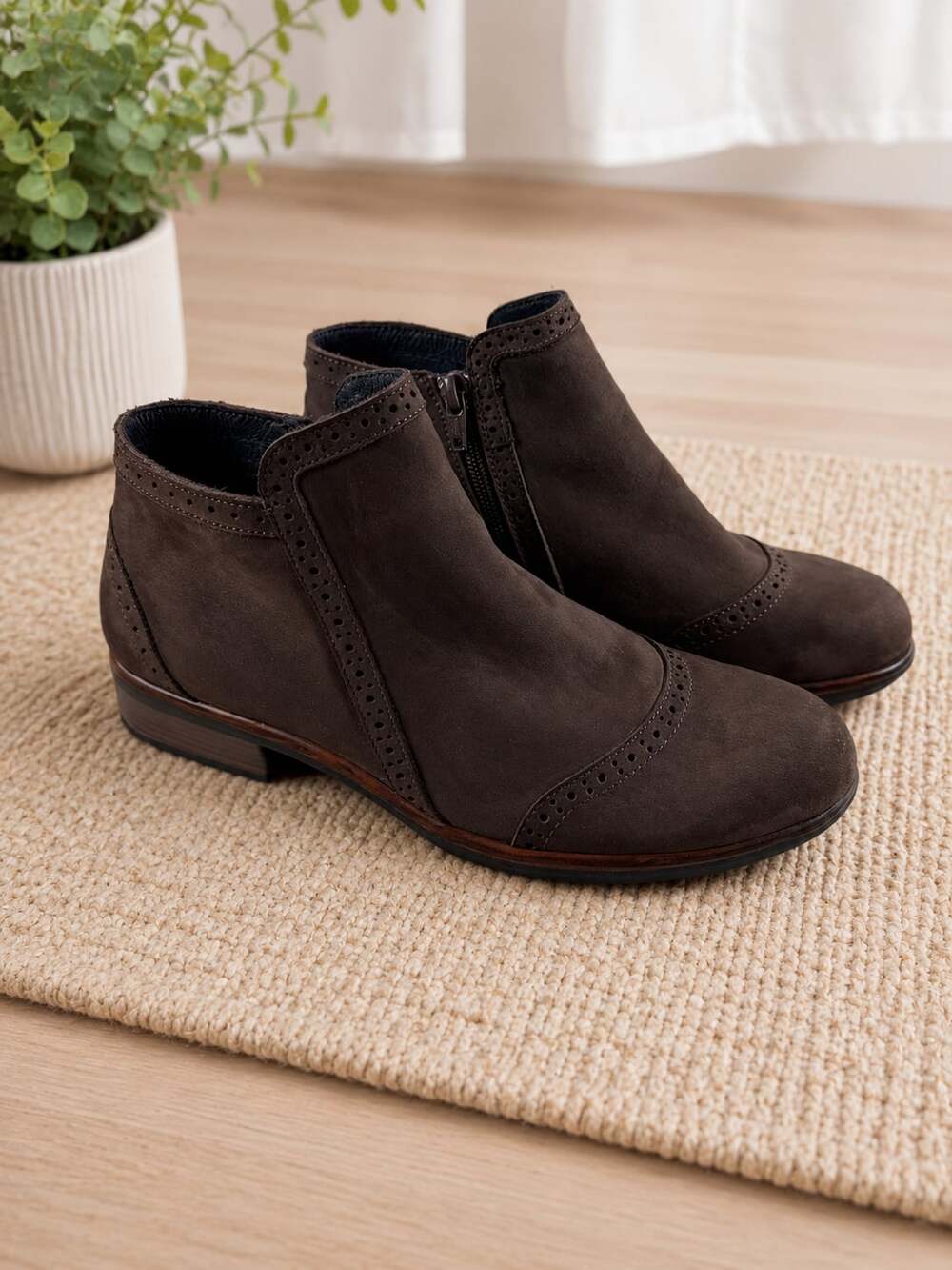 Naot Nefasi Coffee Bean Nubuck Leather Ankle Boots Brogue Zip Women EU 38